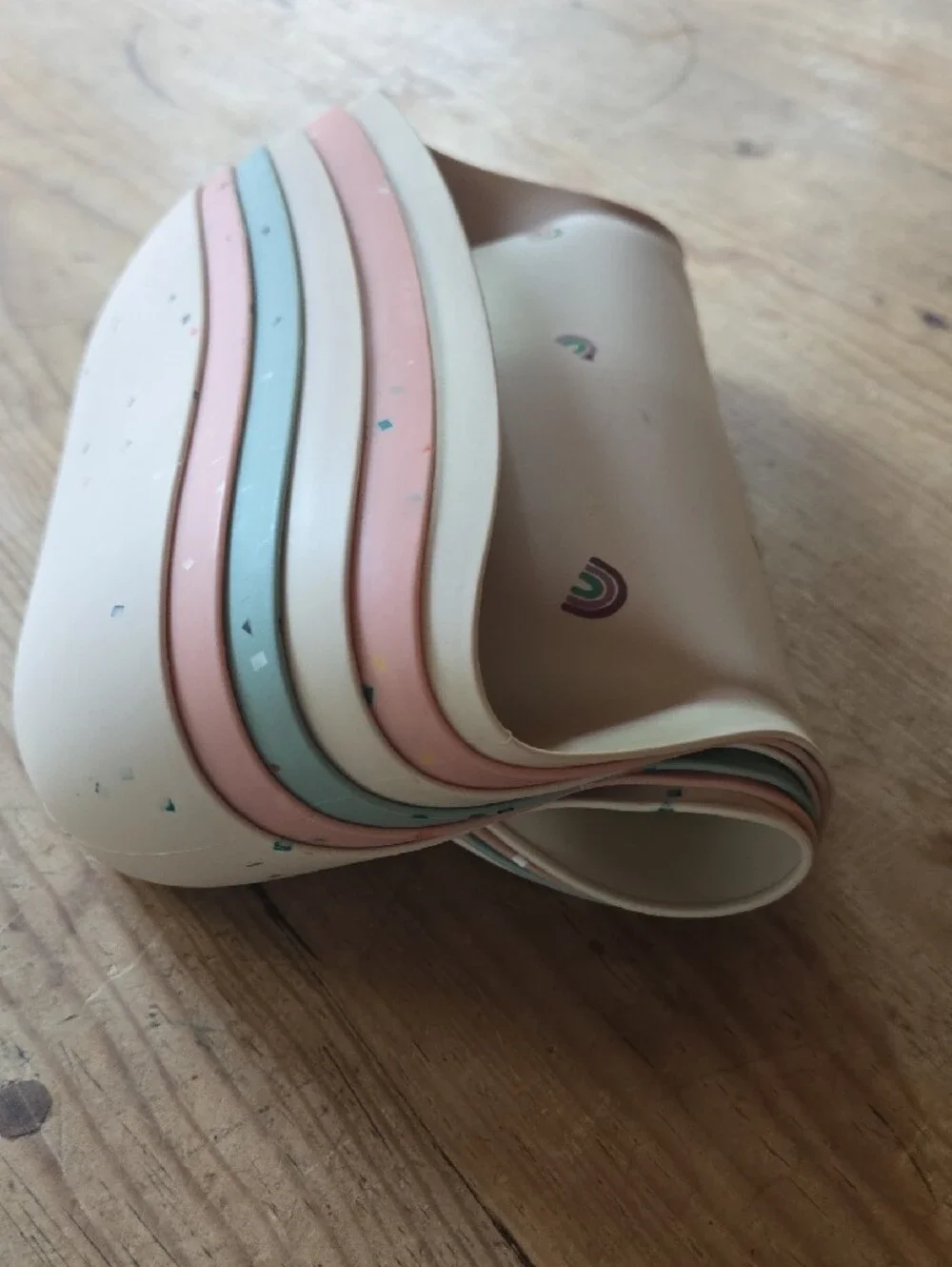 Lot Of 6 Silicone Baby Bibs with Crumb Catcher -Pink, Mint & Cream Mix By Mushie